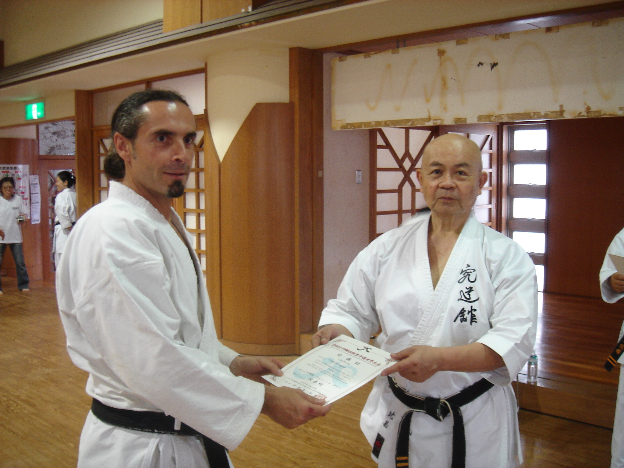 Remise de mon certificat par Sensei MINORU